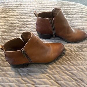 Lucky brand side, zip women’s boot size 7.5